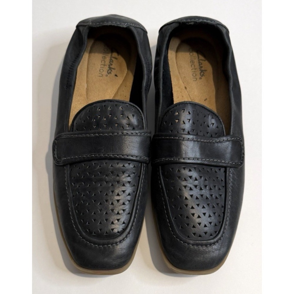 Clarks Collection Womens Perforated Black Leather Loafers Size 8.5‎ Comfort Work